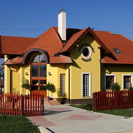Pihenokereszt Panzio Sopron