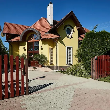 Pihenőkereszt Panzió Bed and breakfast Sopron