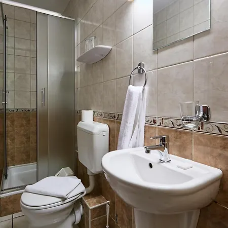 Pihenőkereszt Panzió Bed and breakfast 3*