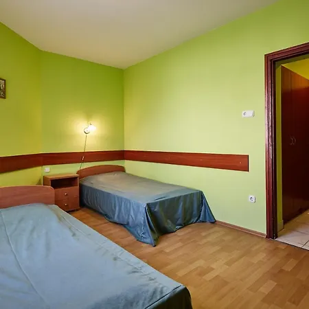 Pihenőkereszt Panzió *