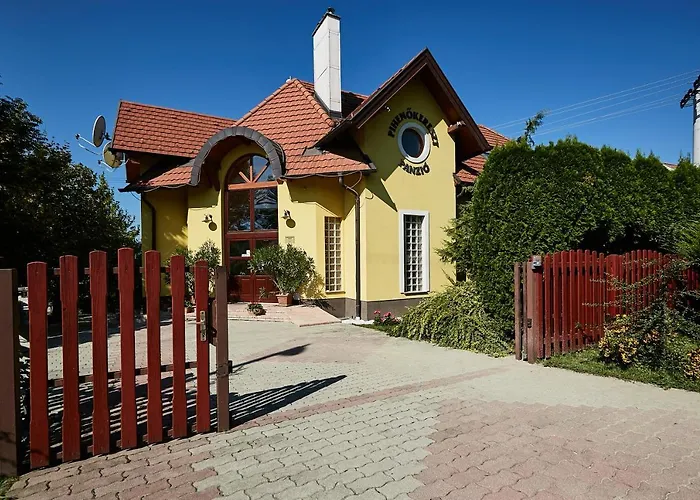 Pihenőkereszt Panzió Bed and breakfast Sopron