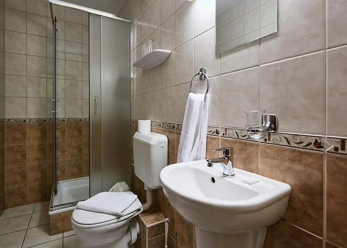 Pihenőkereszt Panzió Bed and breakfast 3*
